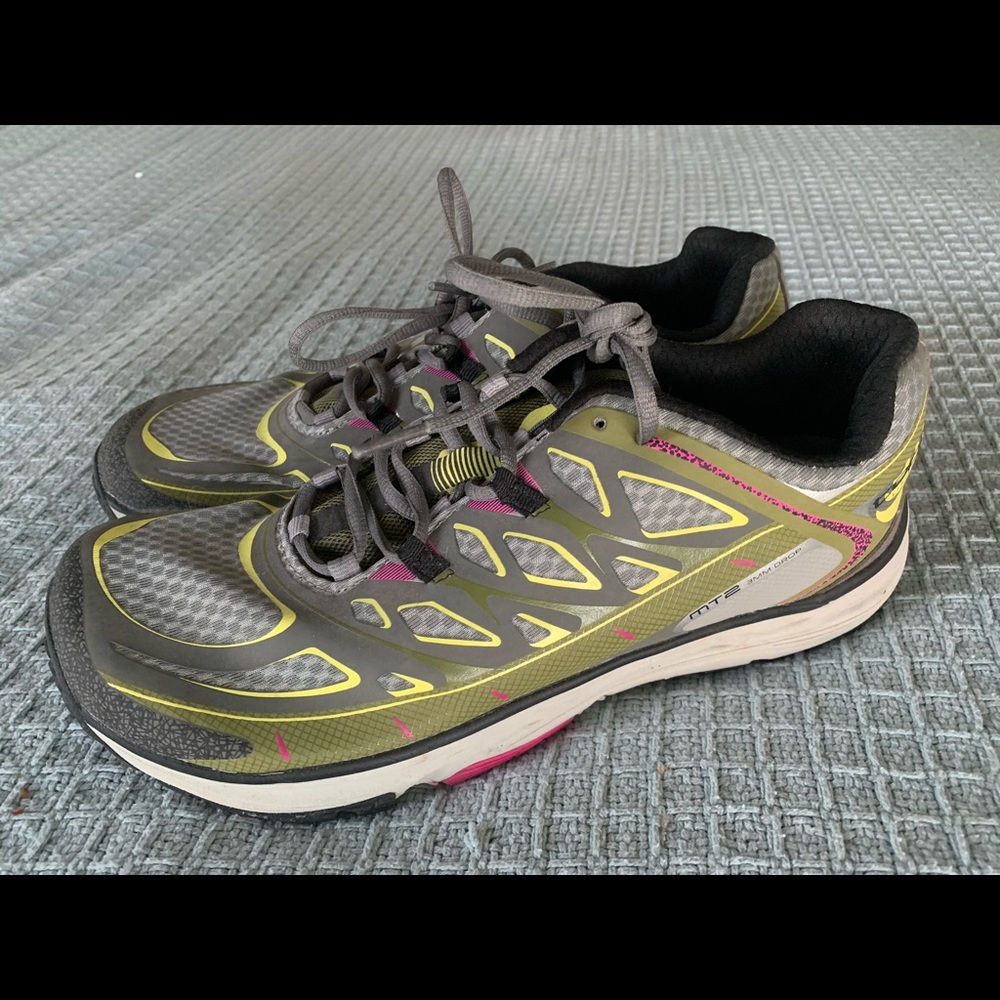Topo Tennis Shoes / Athletic / Running Size 9.5 W